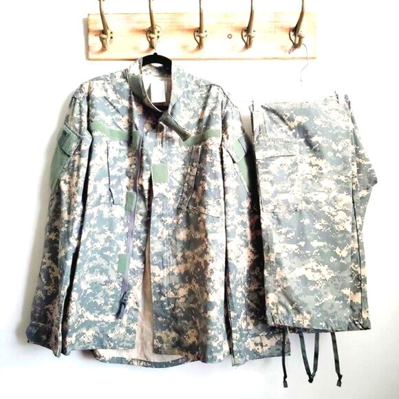 U.S. Army Combat Jacket Unisex Size Medium-Long  New With Tag - Picture 1 of 10